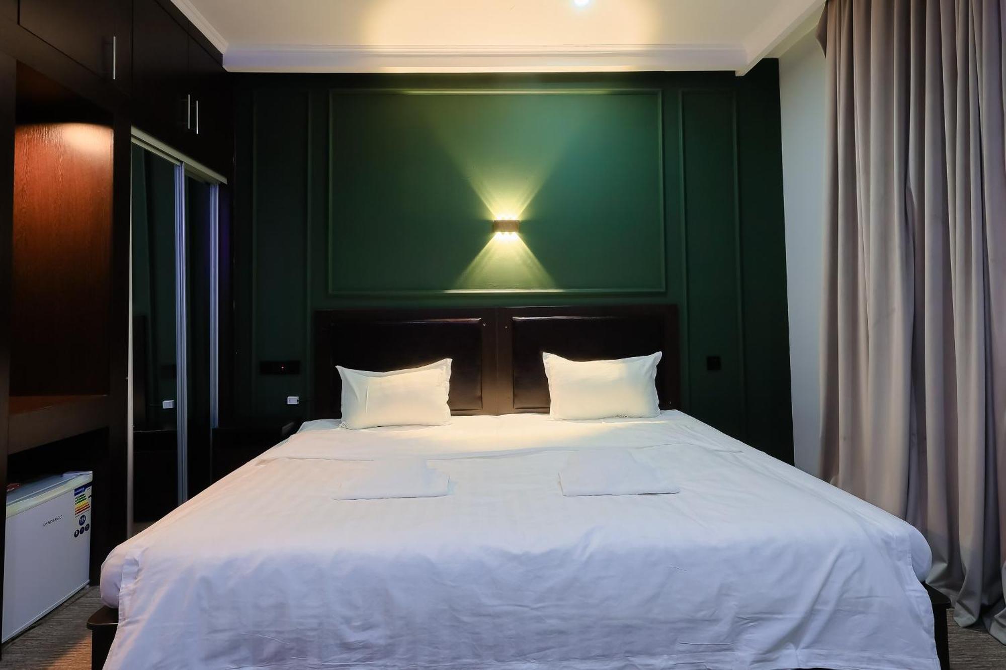 Hotel Vivaldis Almaty Eksteriør billede