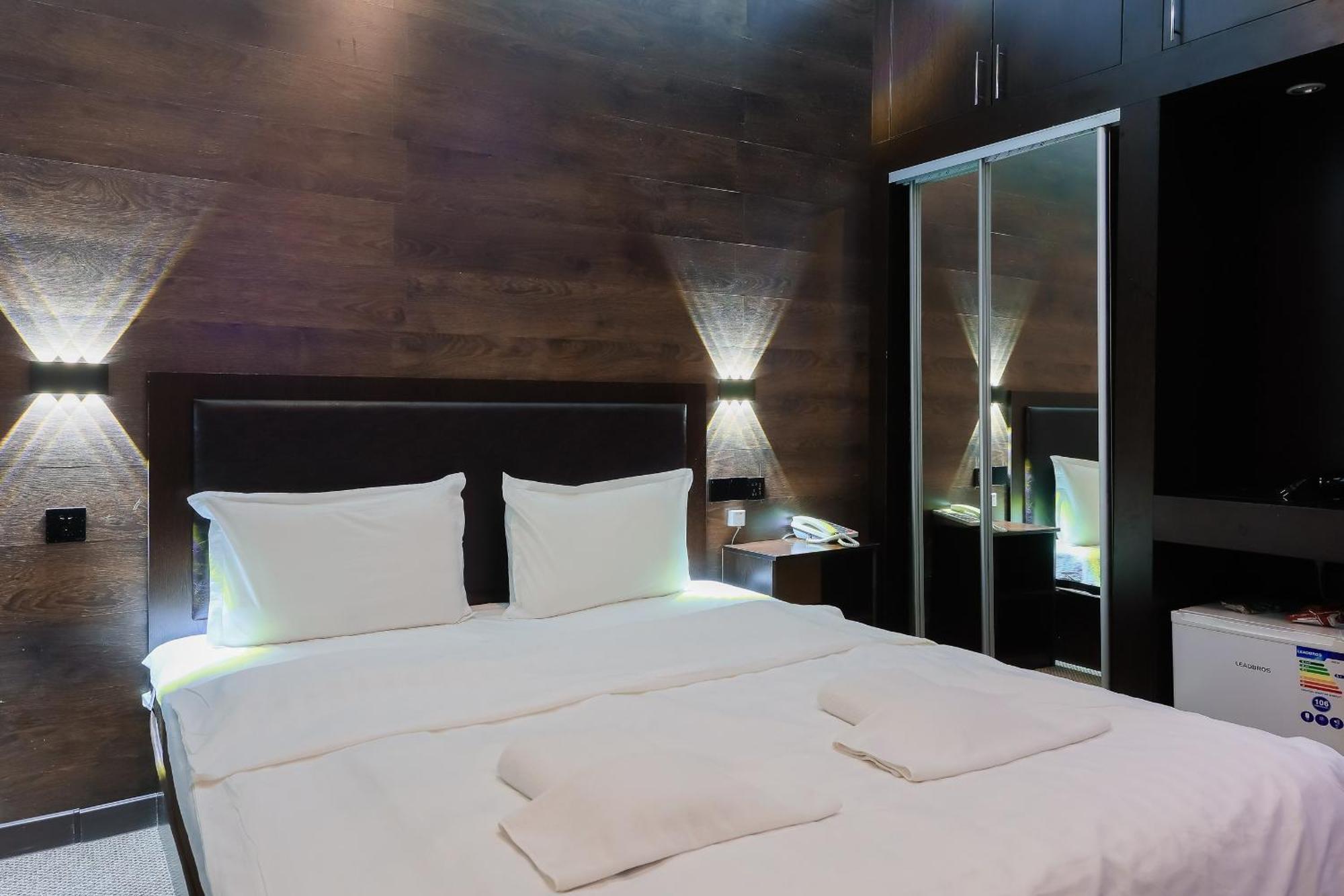 Hotel Vivaldis Almaty Eksteriør billede